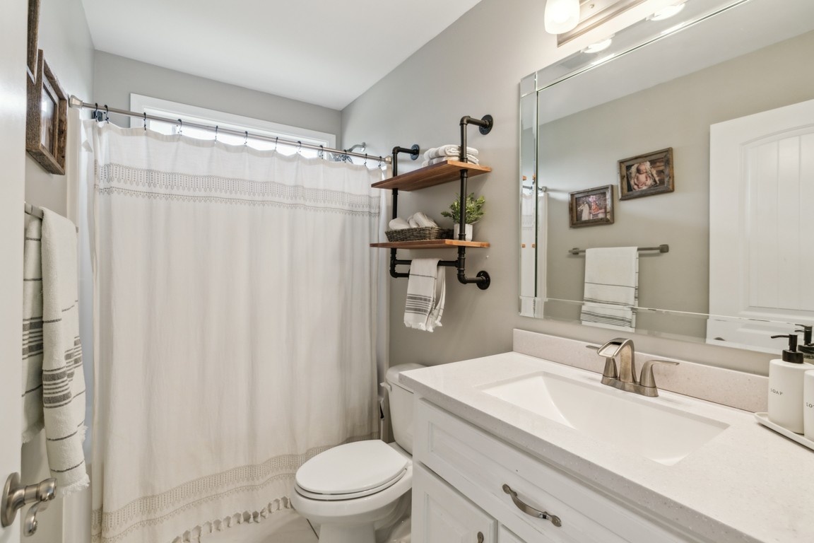 Listing photo id 9 for 12282 80th Street
