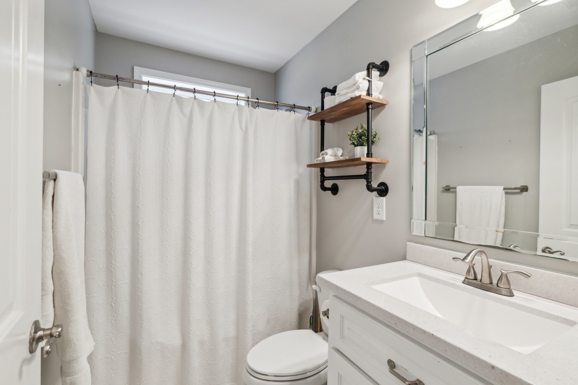 Listing photo id 16 for 12282 80th Street