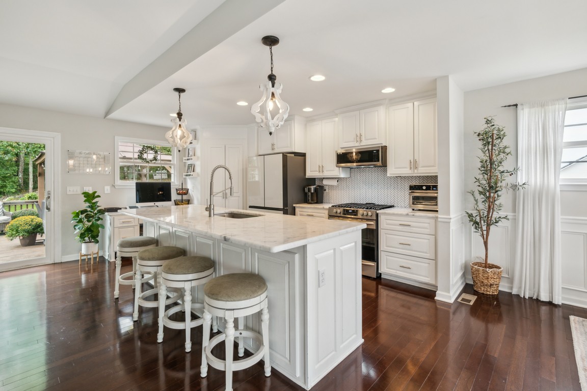 Listing photo id 4 for 12282 80th Street