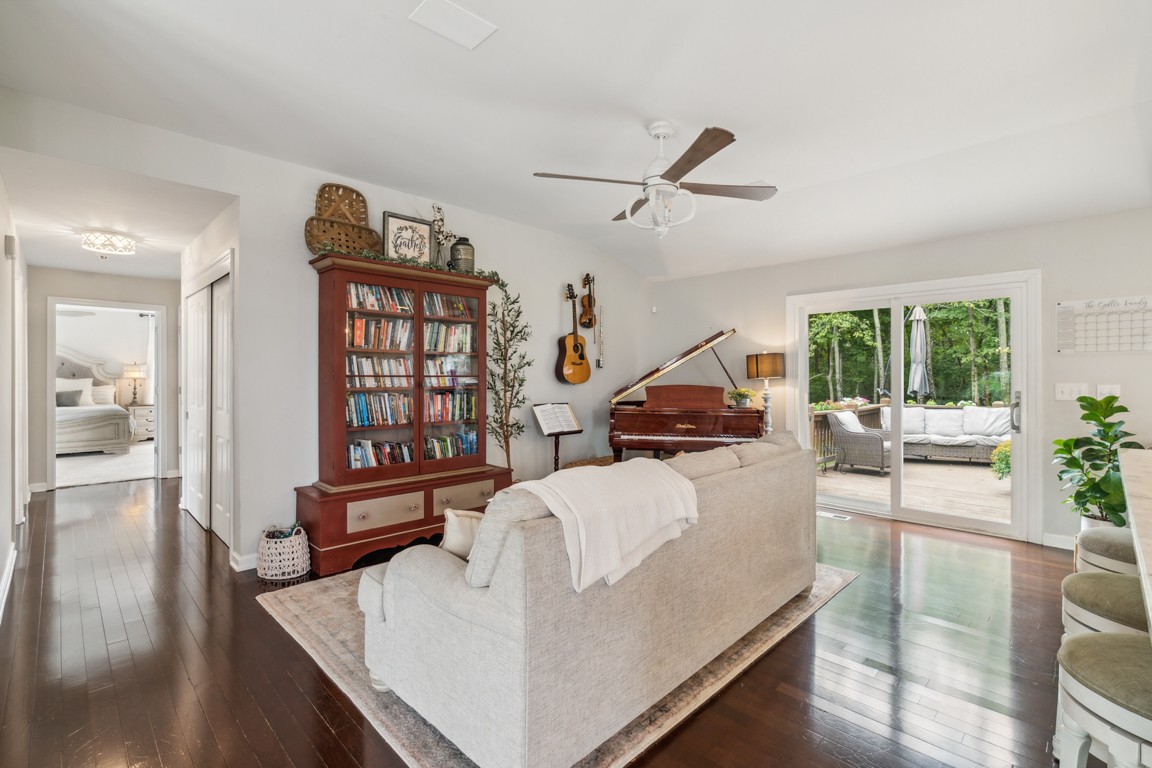 Listing photo id 6 for 12282 80th Street