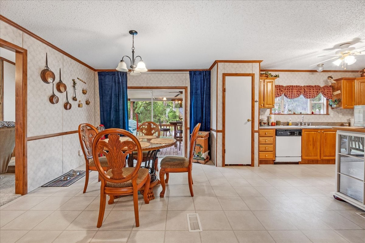Image 12 of 35 For 8998 94th Street D