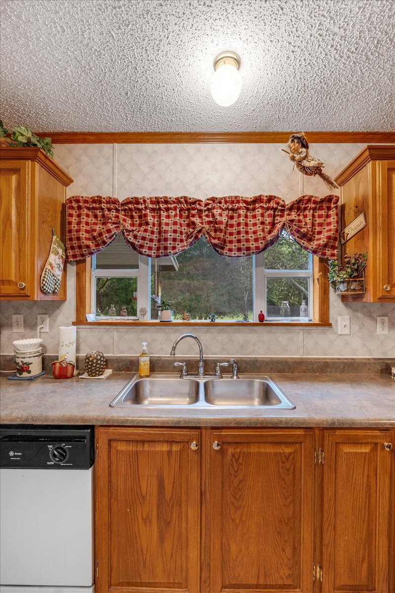 Image 18 of 35 For 8998 94th Street D