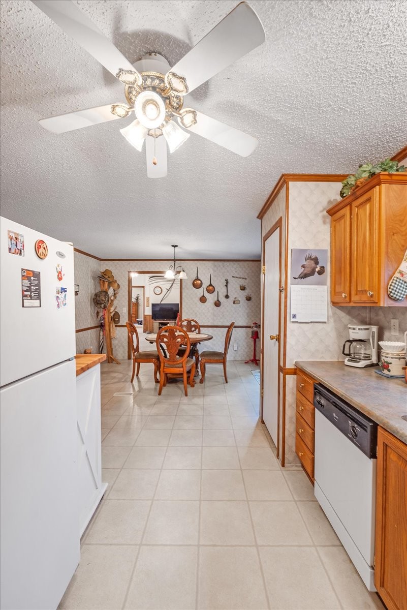 Image 19 of 35 For 8998 94th Street D