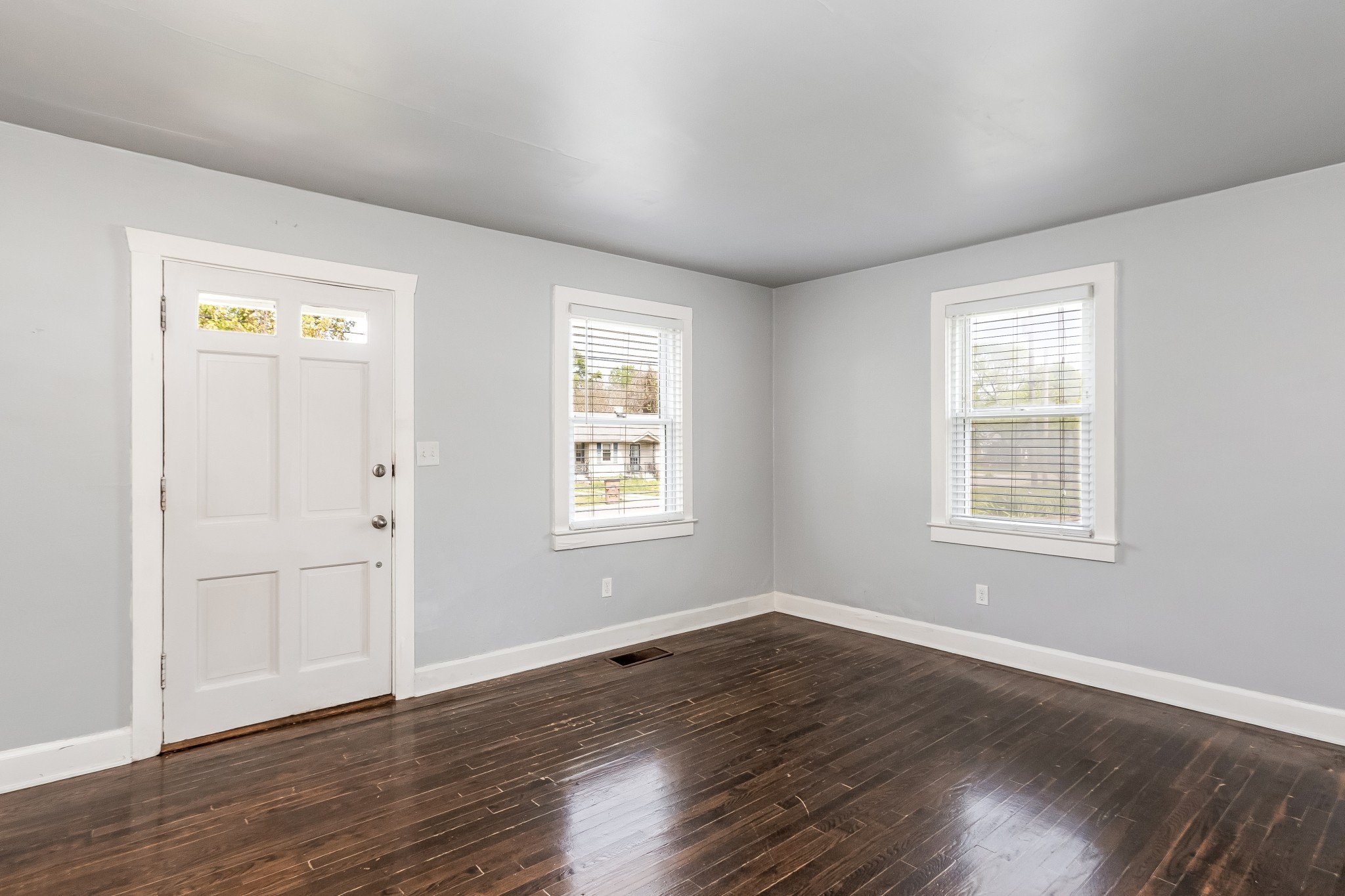 Image 10 of 53 For 10540 49th Avenue Rd