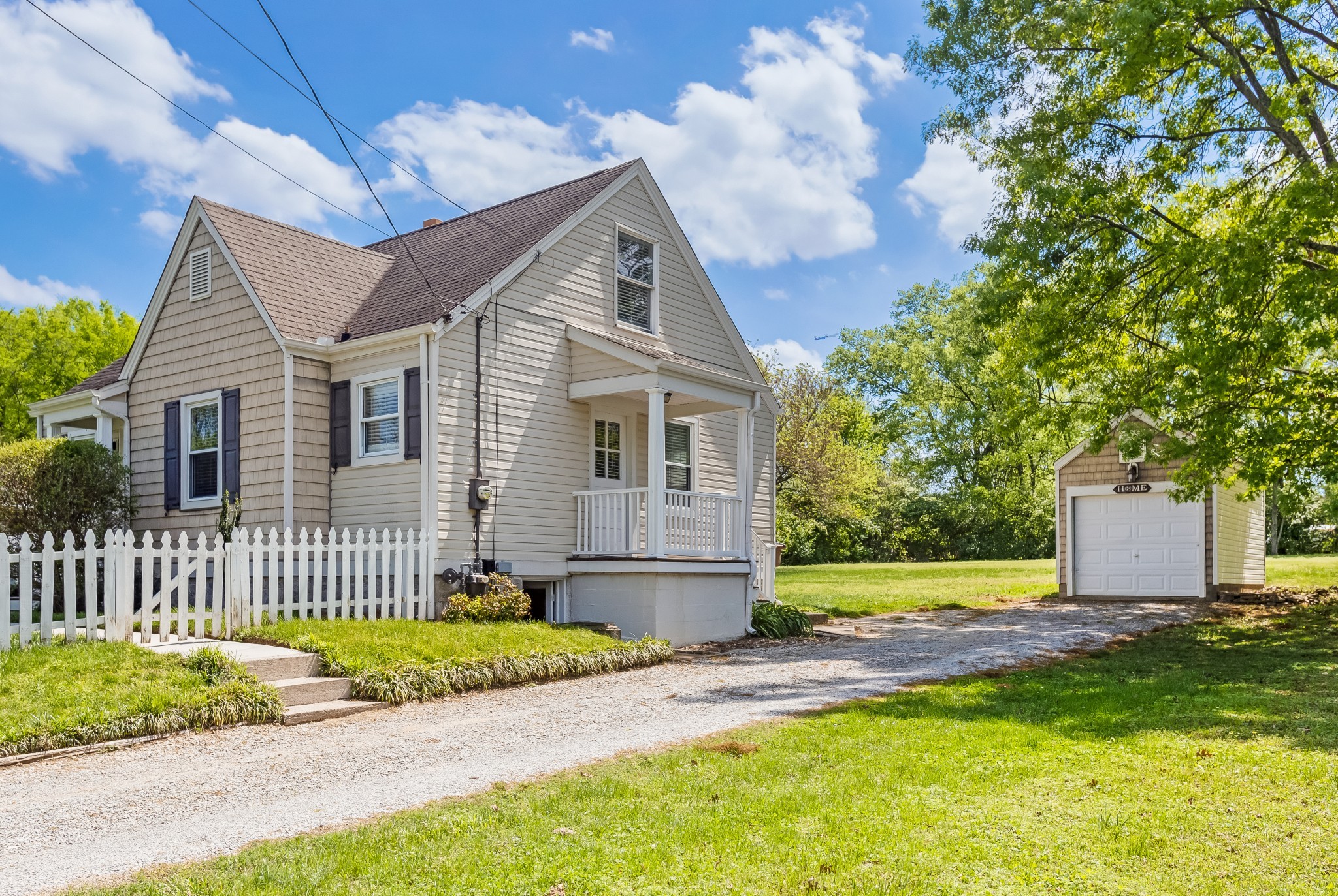 Image 4 of 53 For 10540 49th Avenue Rd