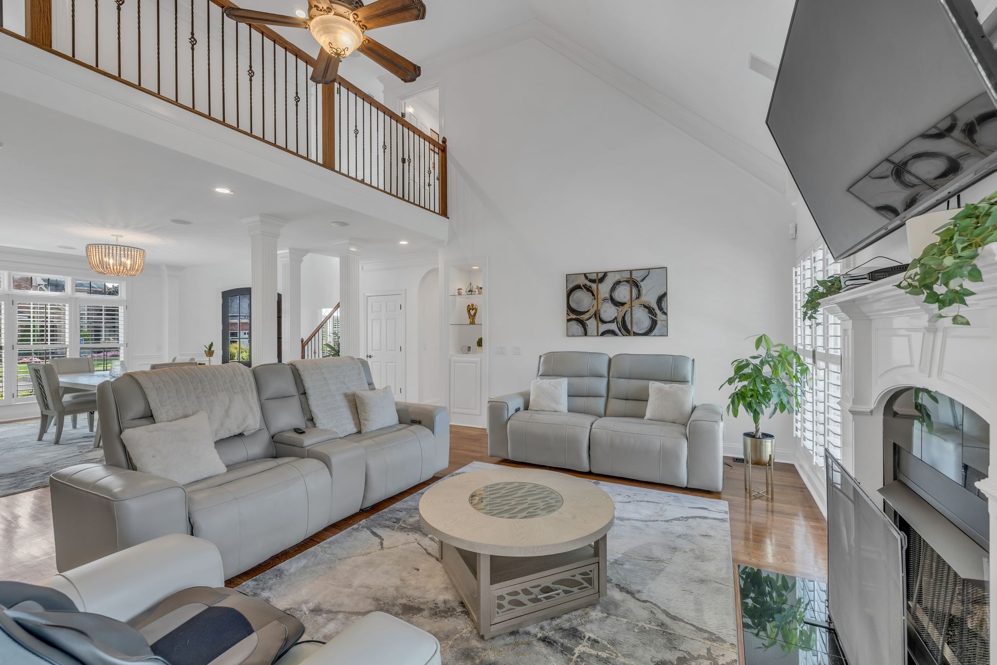 Image 12 of 14 For 10233 Athenia Drive