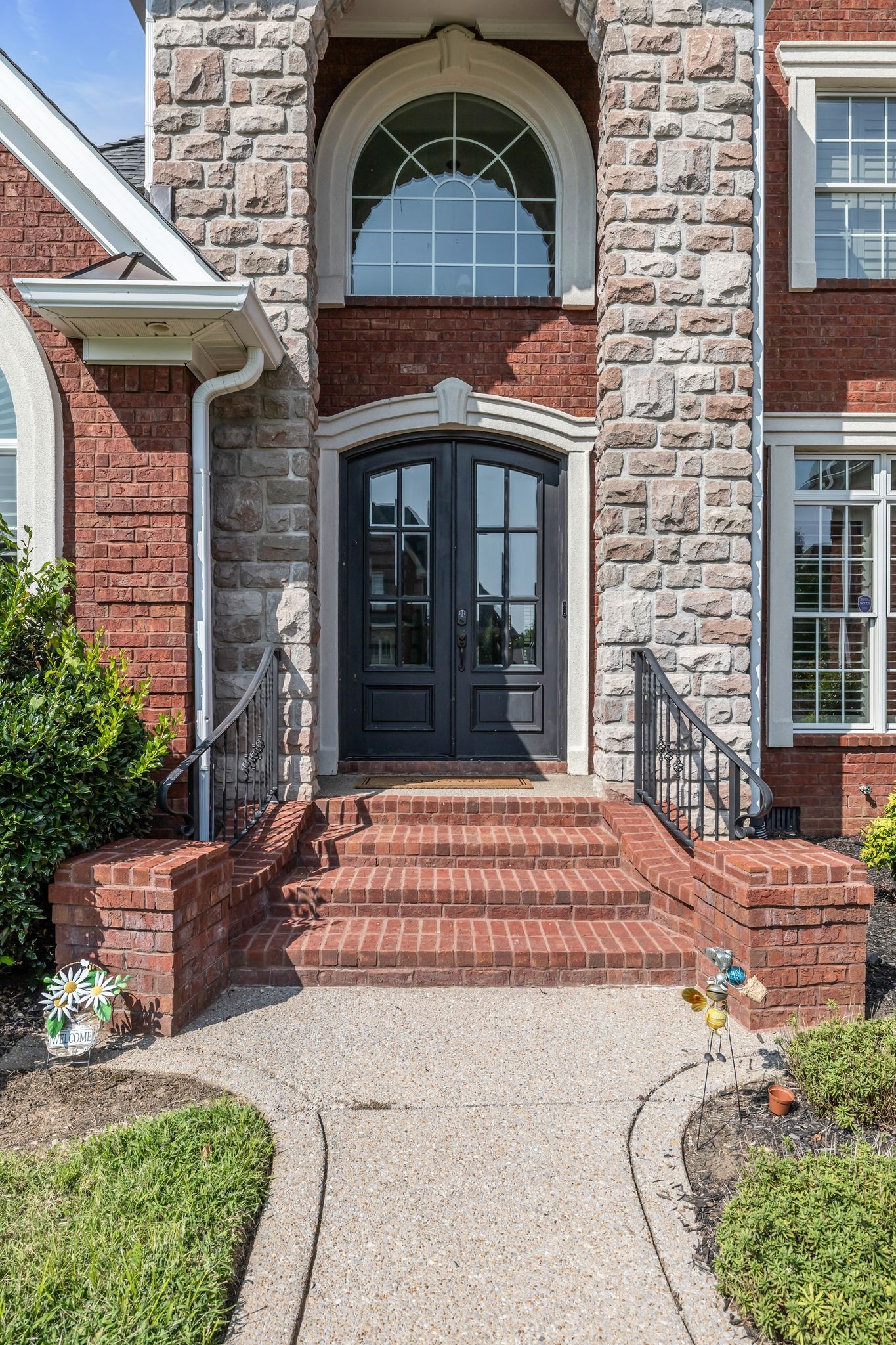 Image 5 of 14 For 10233 Athenia Drive