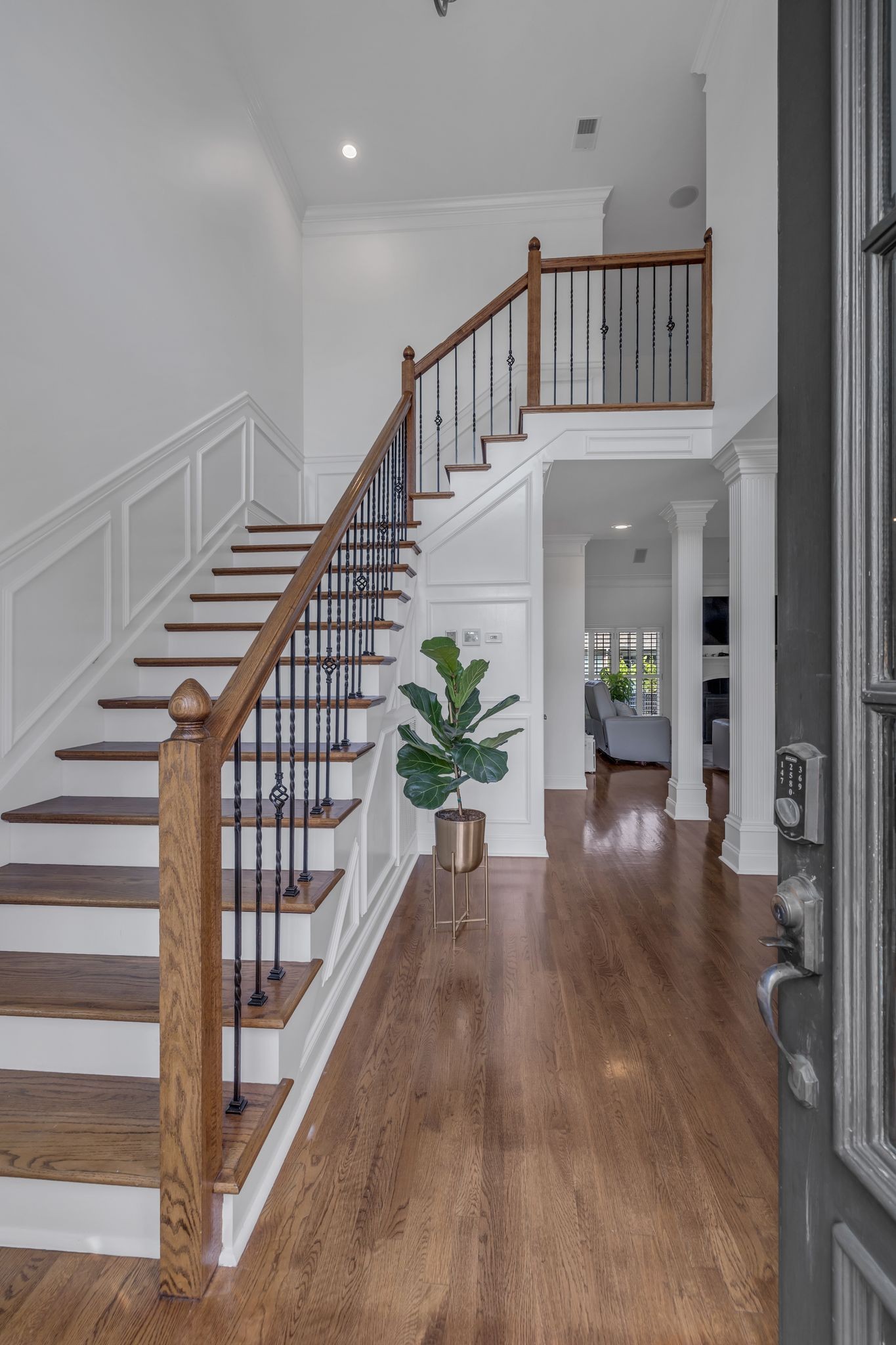 Image 6 of 14 For 10233 Athenia Drive