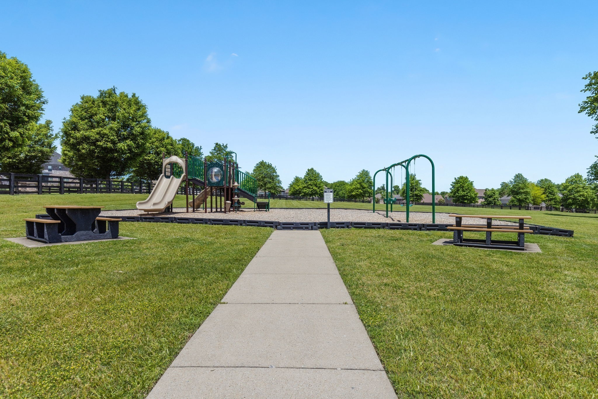 Image 16 of 66 For 1520 17th Avenue