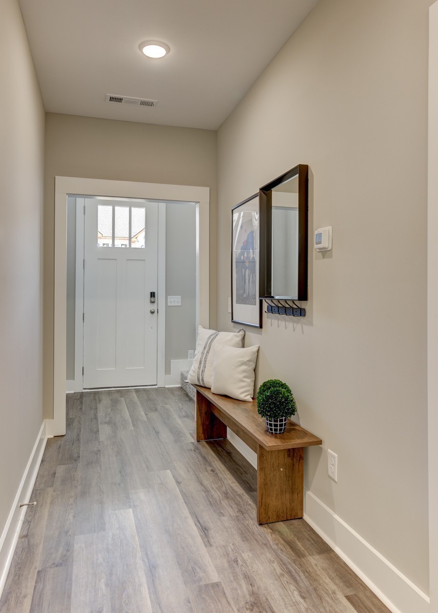 Image 4 of 66 For 1520 17th Avenue