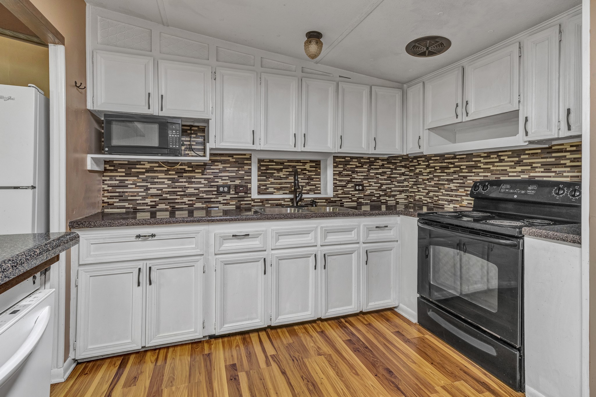 Image 11 of 68 For 5815 70th Street