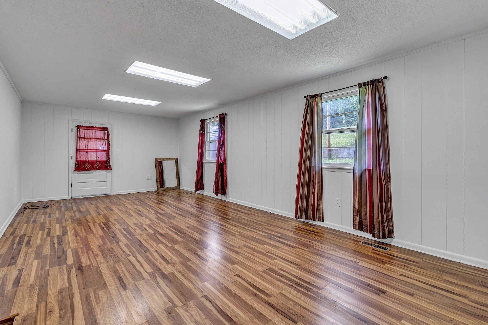 Image 13 of 68 For 5815 70th Street