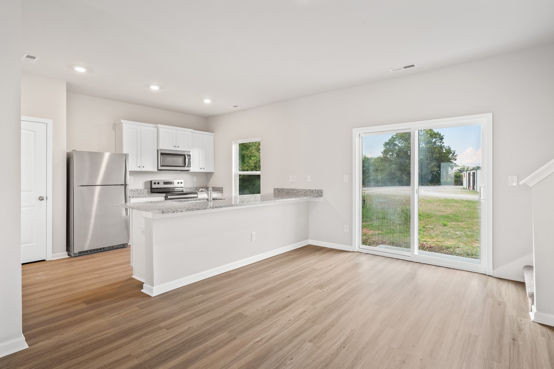 Image 4 of 45 For 9175 7th Avenue Road