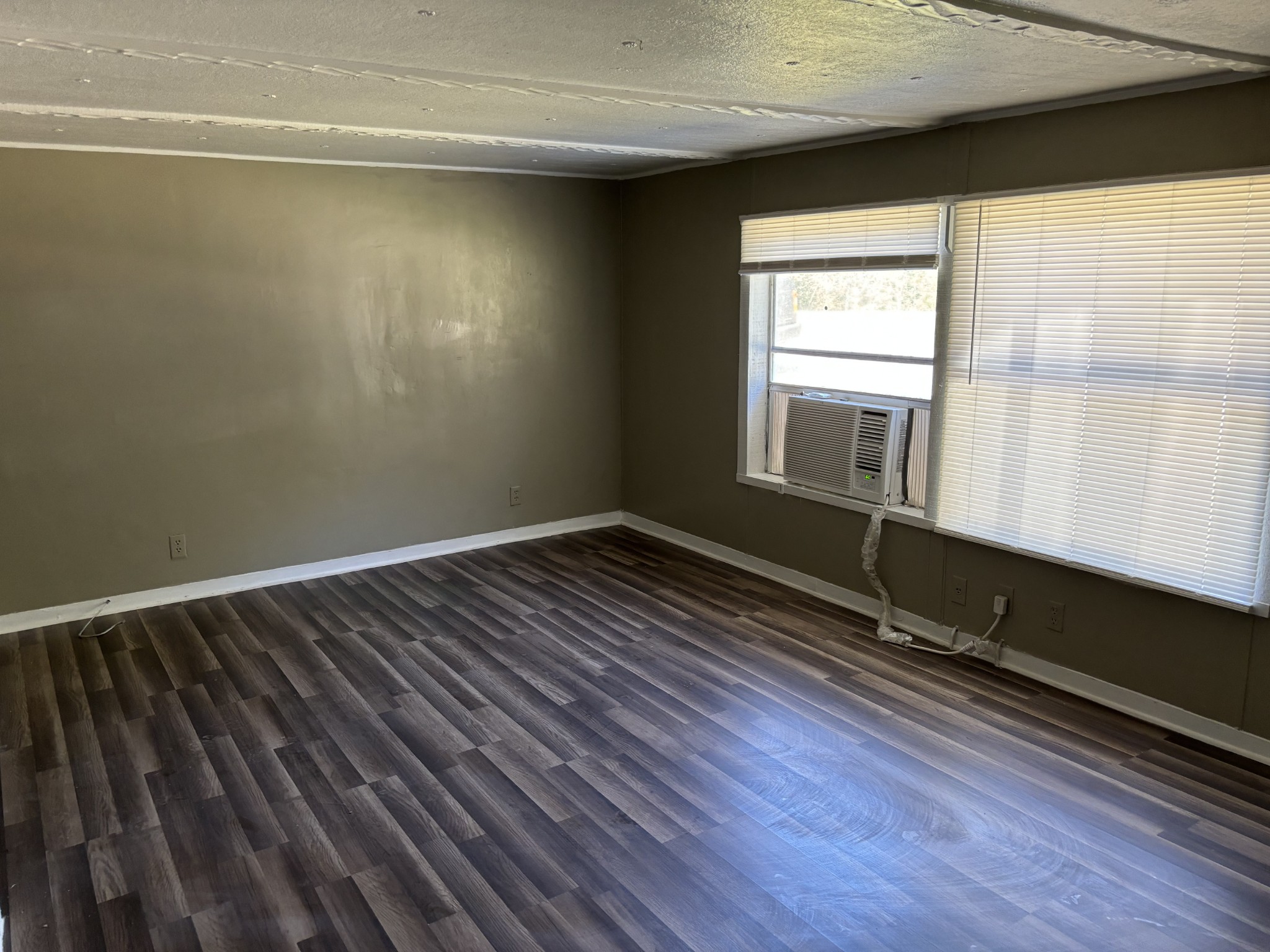 Image 3 of 67 For 4731 Crestline Drive
