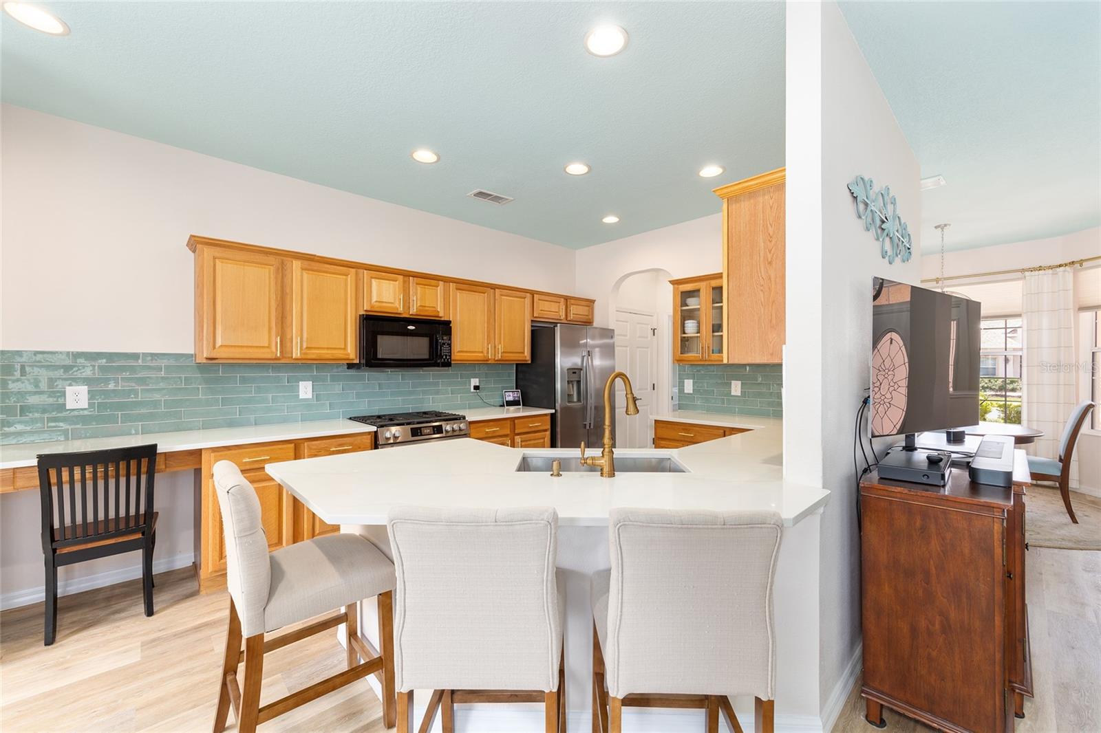 Image 16 of 40 For 8303 82nd Circle
