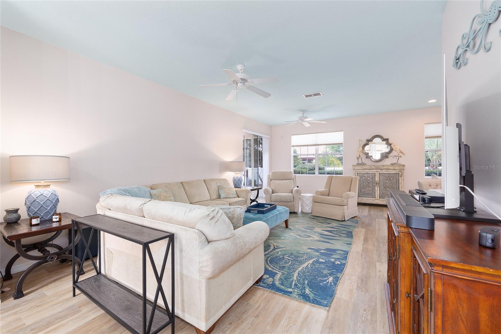 Image 7 of 40 For 8303 82nd Circle
