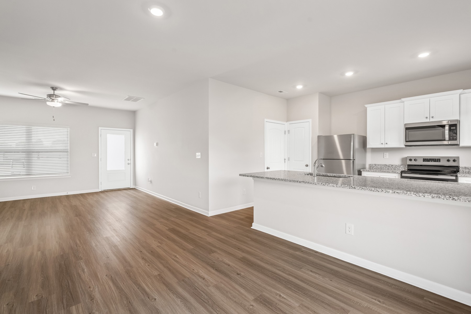 Image 4 of 59 For 825 Hollywood Circle