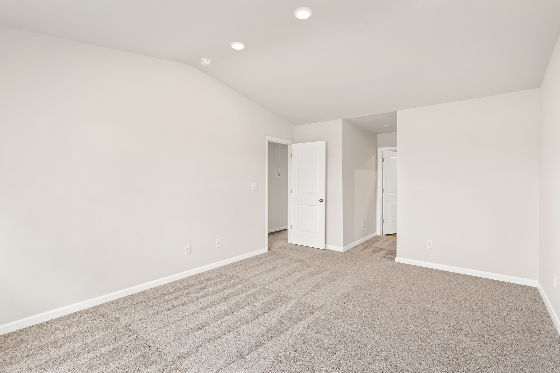 Image 8 of 59 For 825 Hollywood Circle