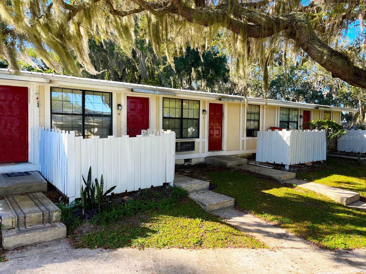 Listing Details for 420-420 Mills Street 11, LEESBURG, FL 34748