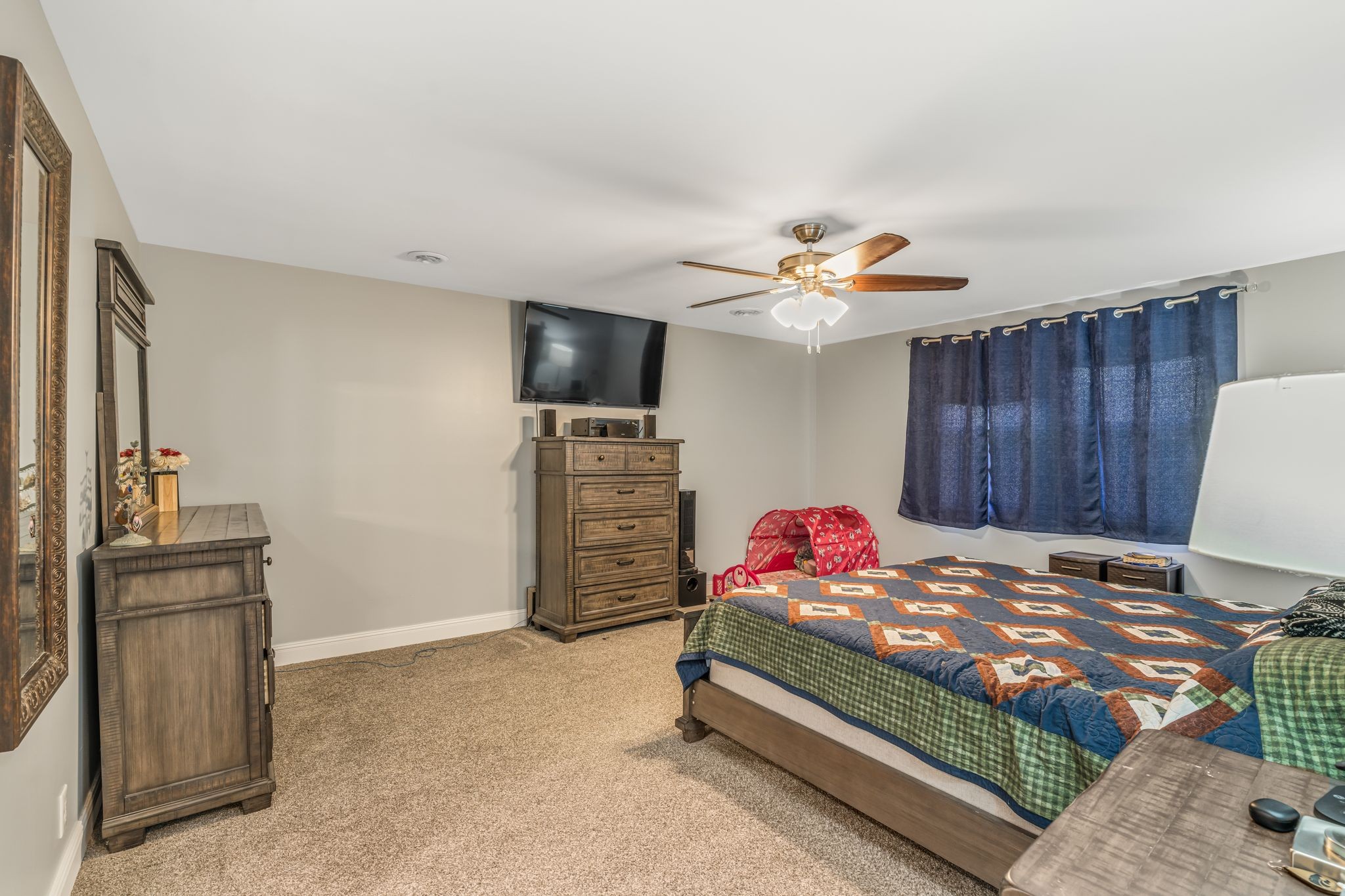 Image 15 of 57 For 3295 56 Avenue