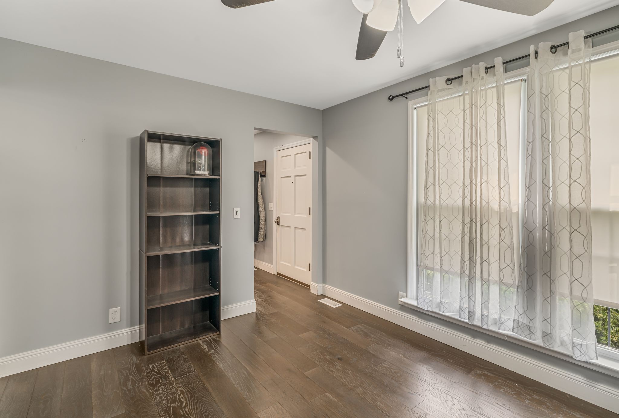 Image 6 of 57 For 3295 56 Avenue