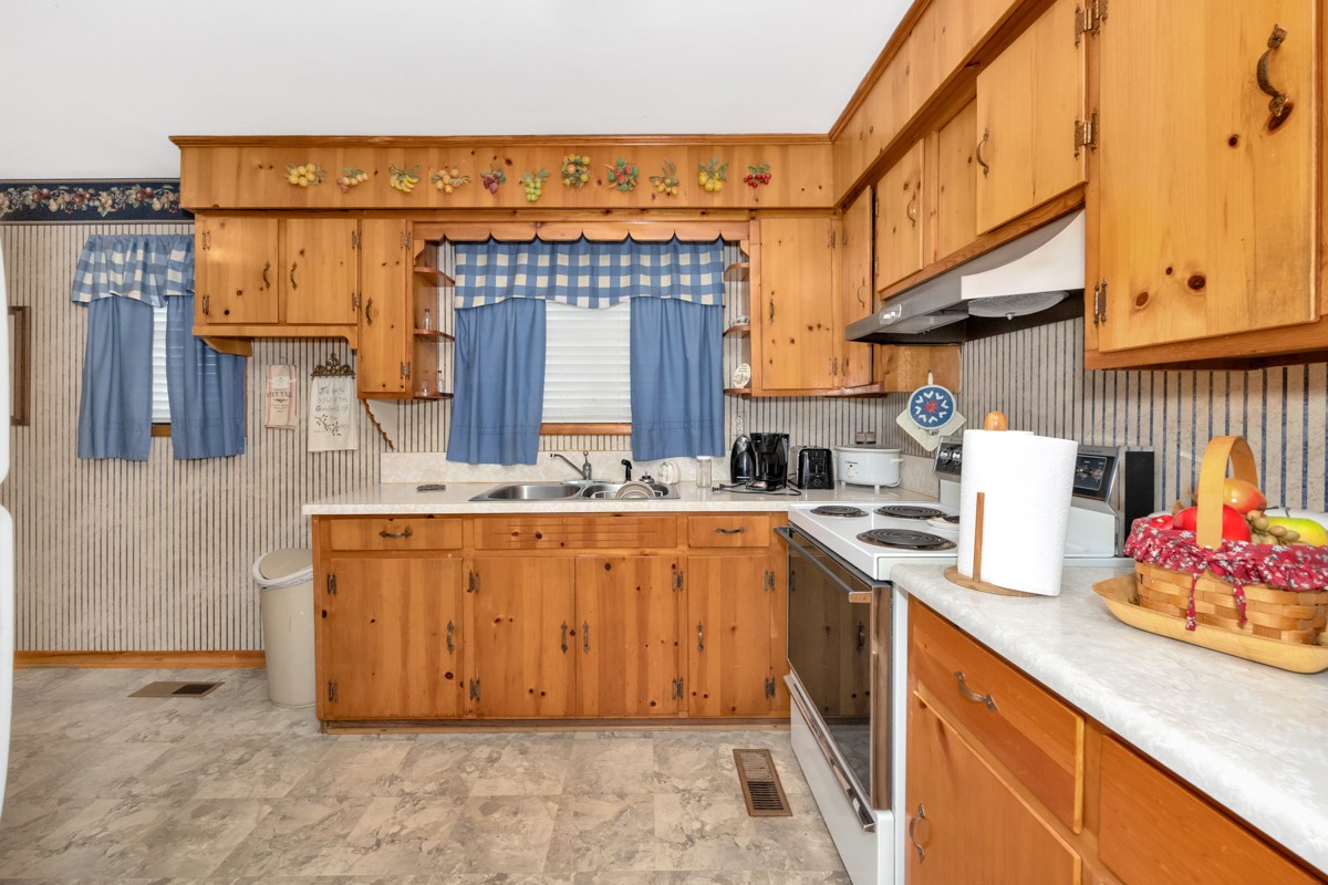 Image 10 of 13 For 440 52nd Avenue 6-8