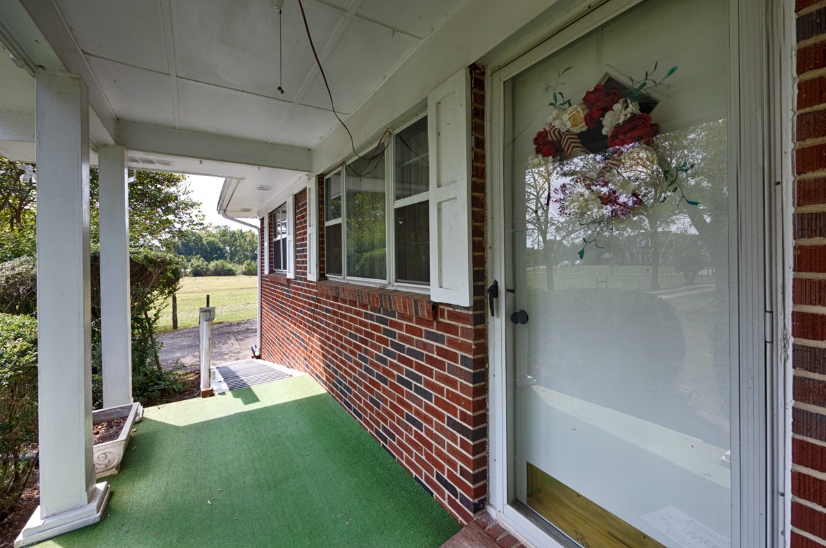 Image 2 of 13 For 440 52nd Avenue 6-8