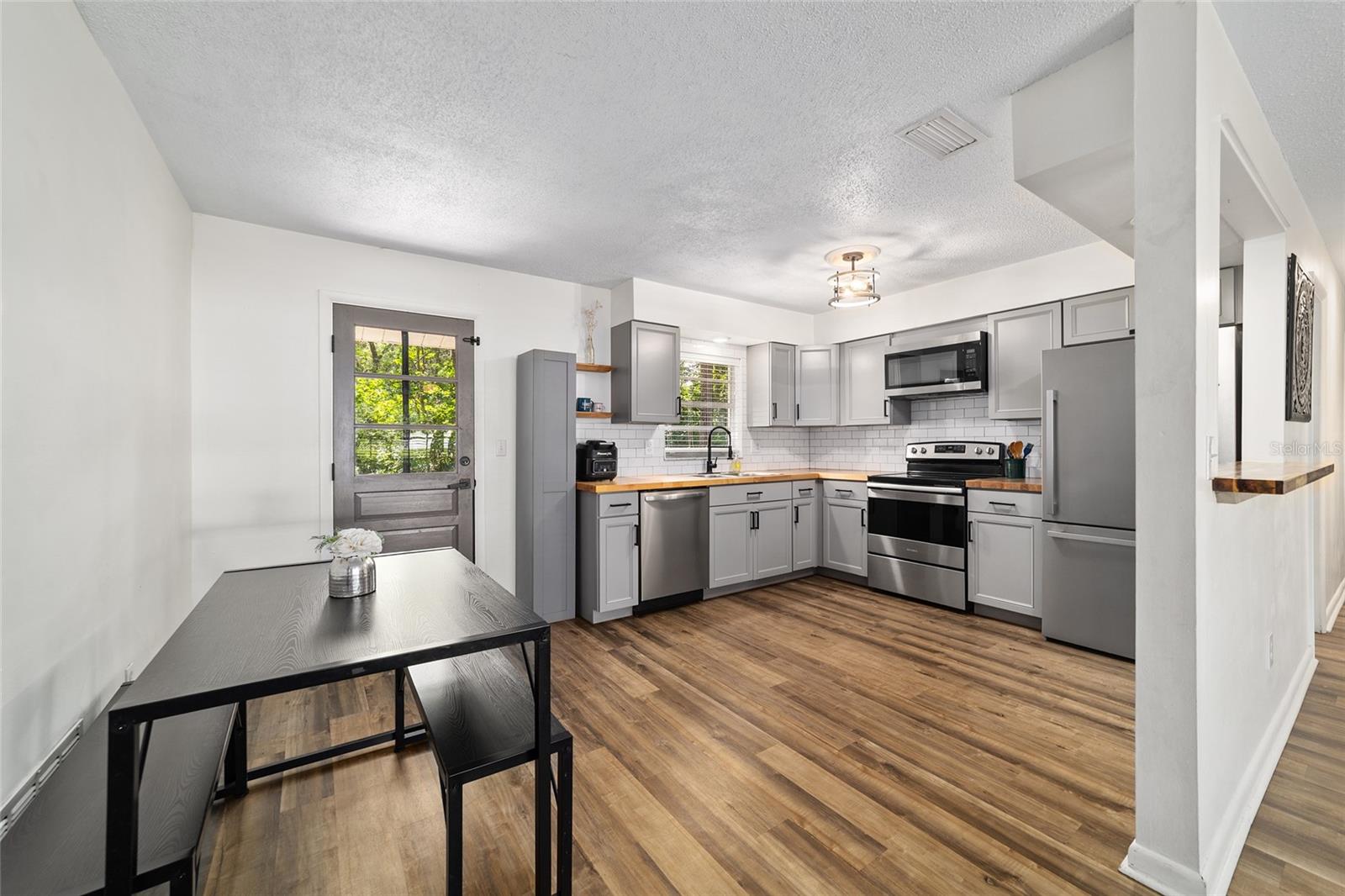 Image 14 of 39 For 4601 18th Avenue