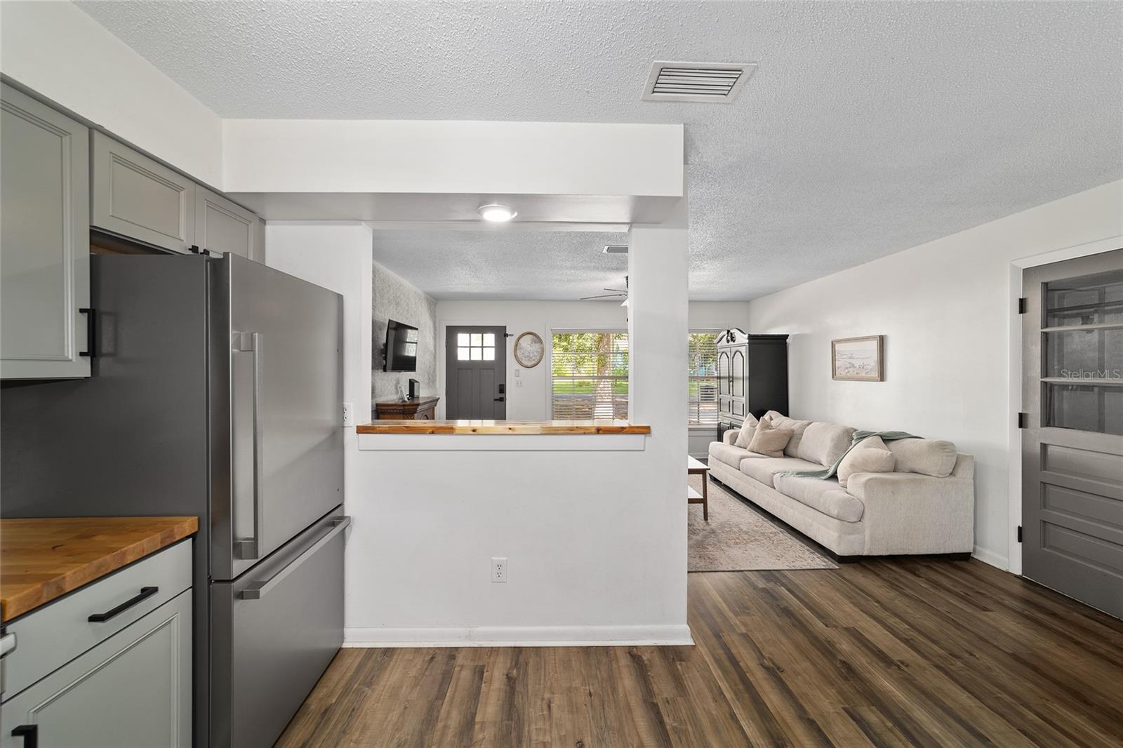 Image 18 of 39 For 4601 18th Avenue