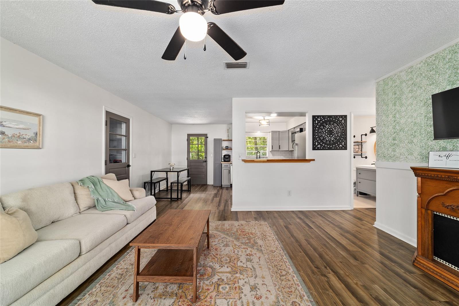 Image 4 of 39 For 4601 18th Avenue