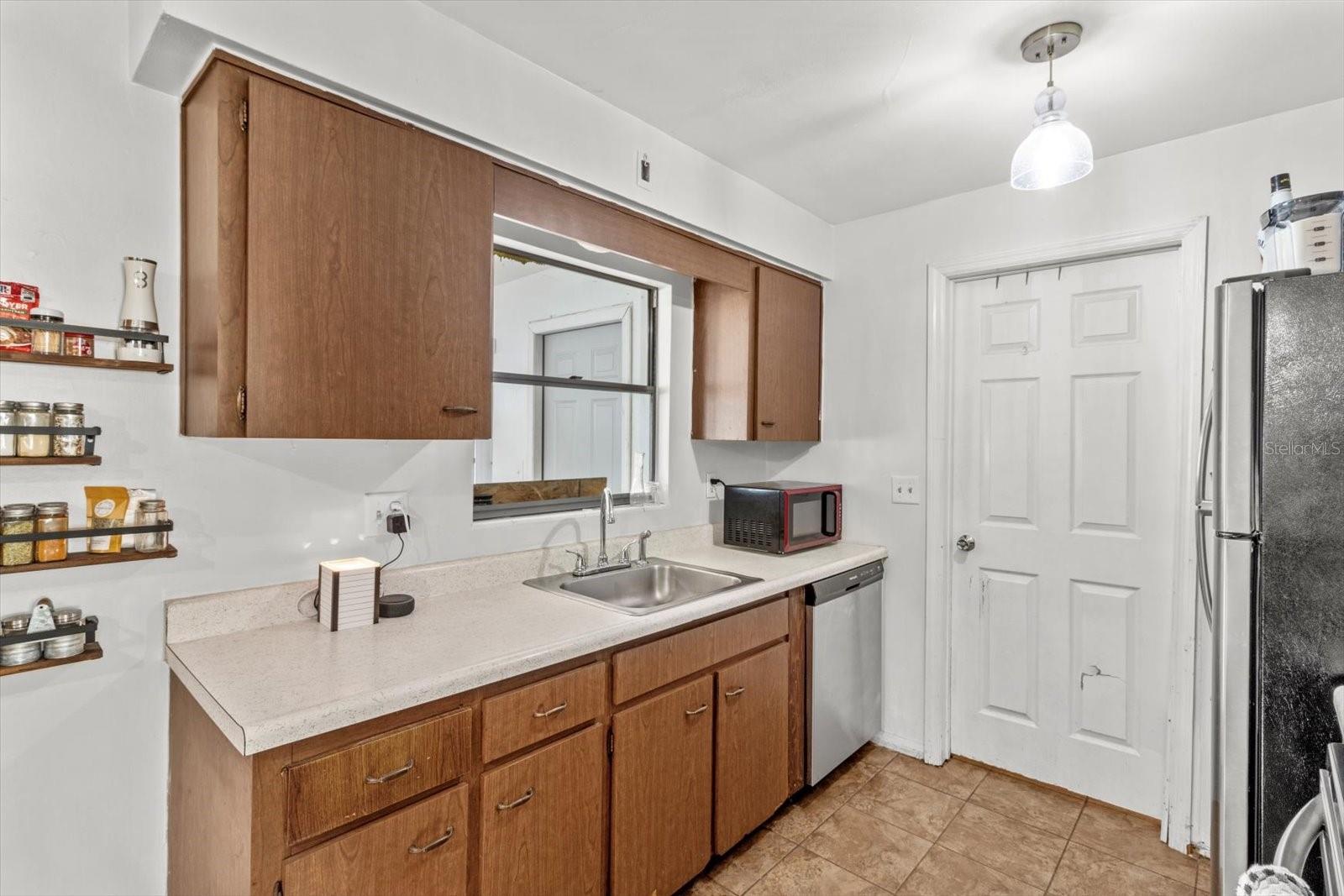 Image 10 of 22 For 19 Jefferson Street