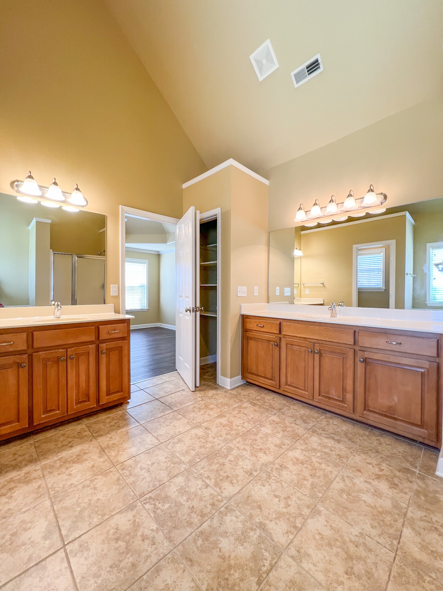 Image 5 of 49 For 6812 Gideon Circle