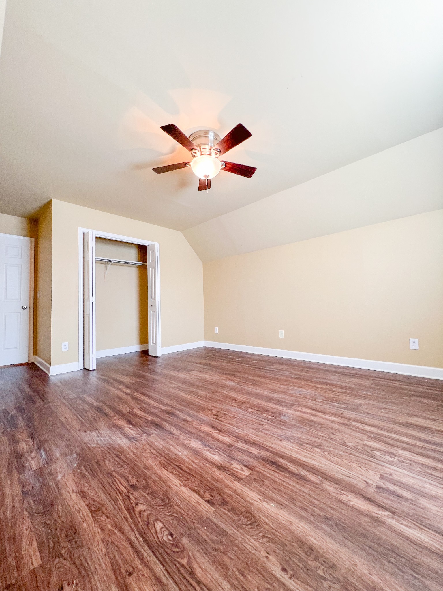Image 7 of 49 For 6812 Gideon Circle