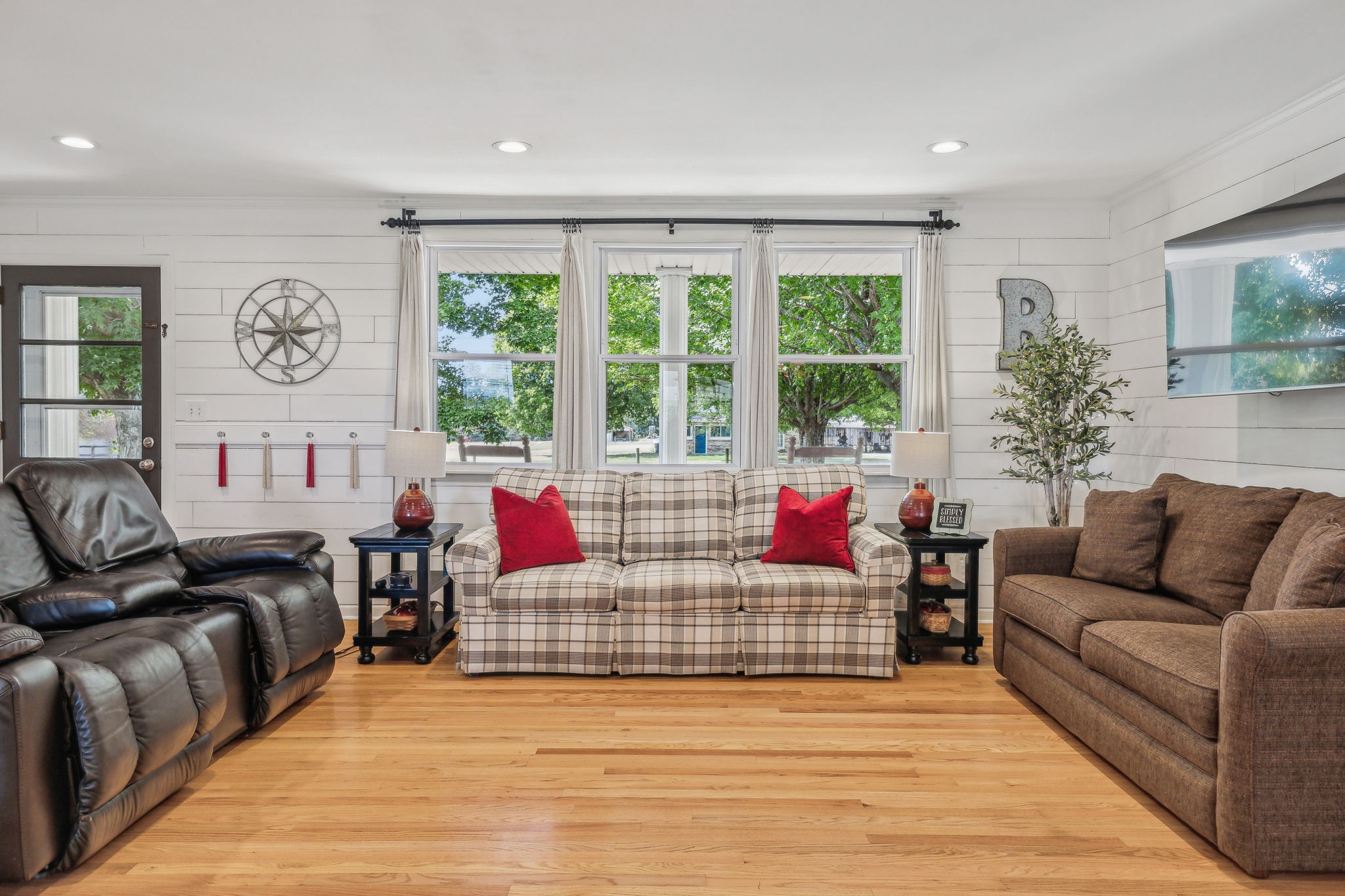 Image 8 of 68 For 5598 78th Court