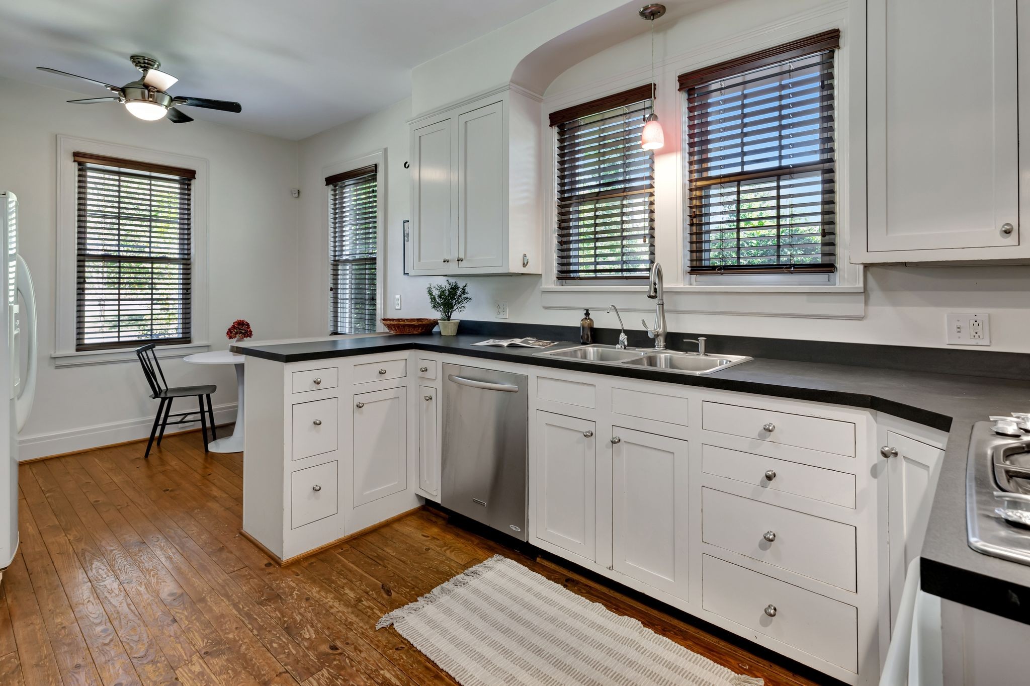 Image 11 of 44 For 7576 55th Avenue