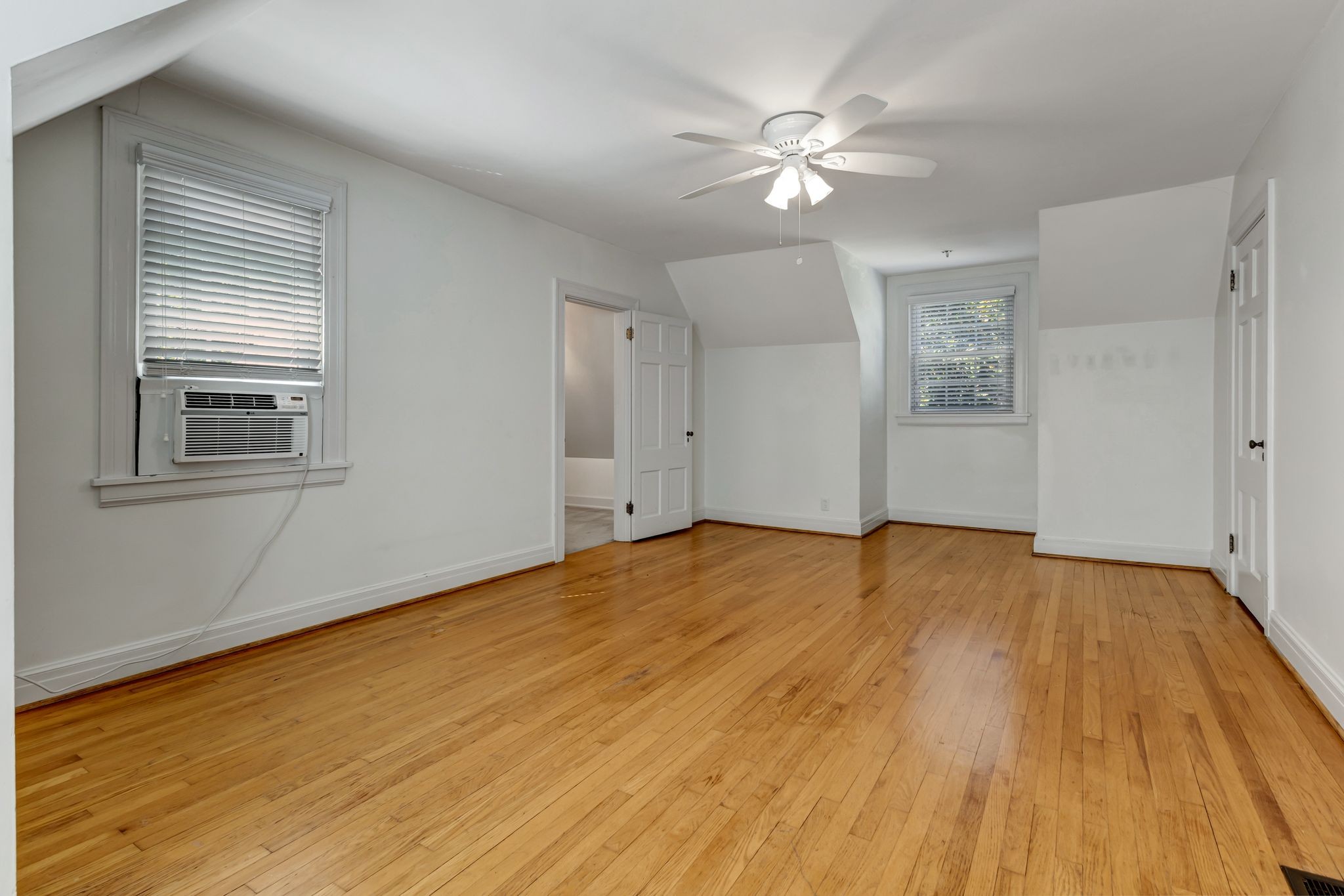 Image 22 of 44 For 7576 55th Avenue