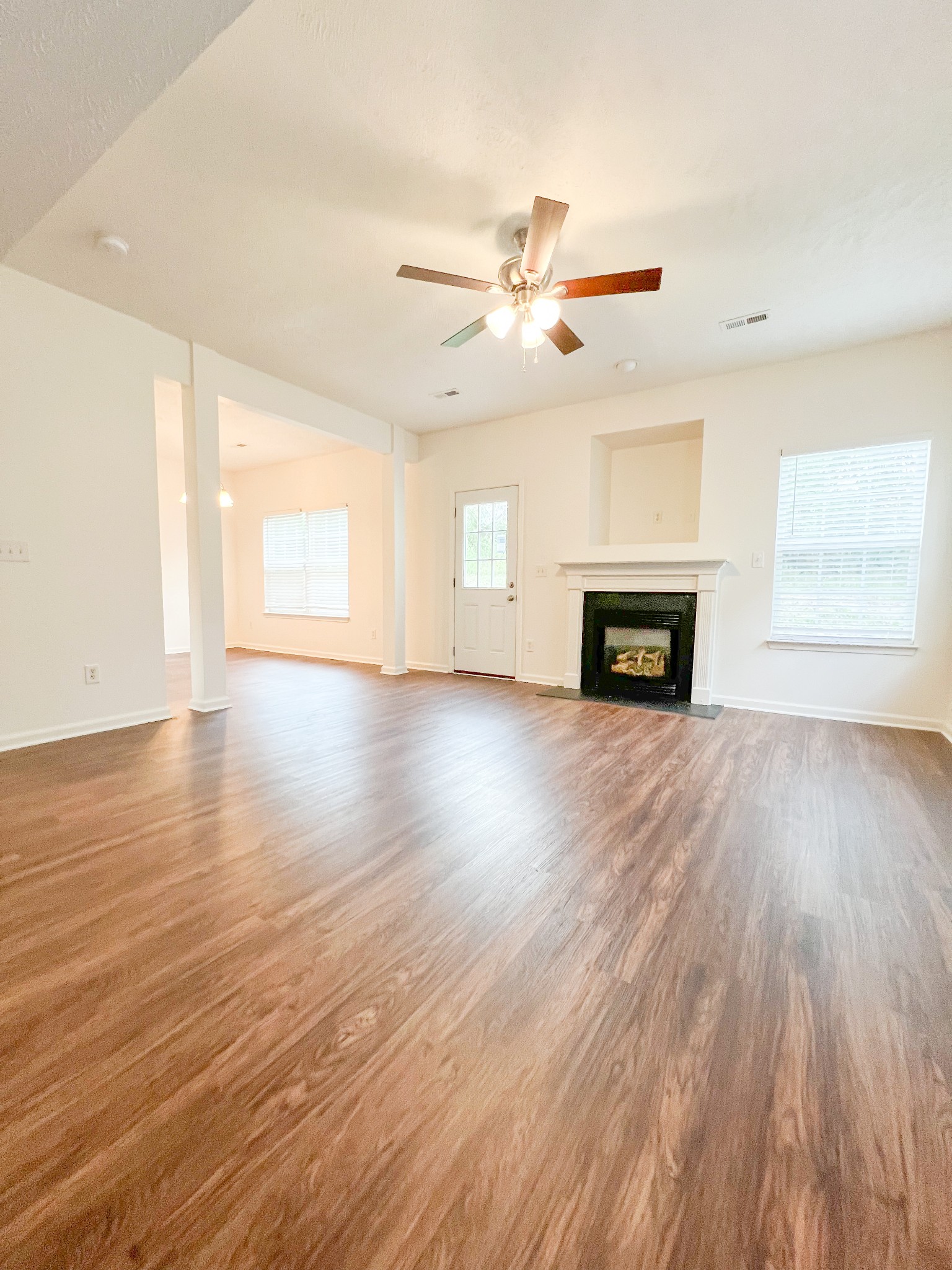Image 3 of 4 For 1159 Redwood Drive