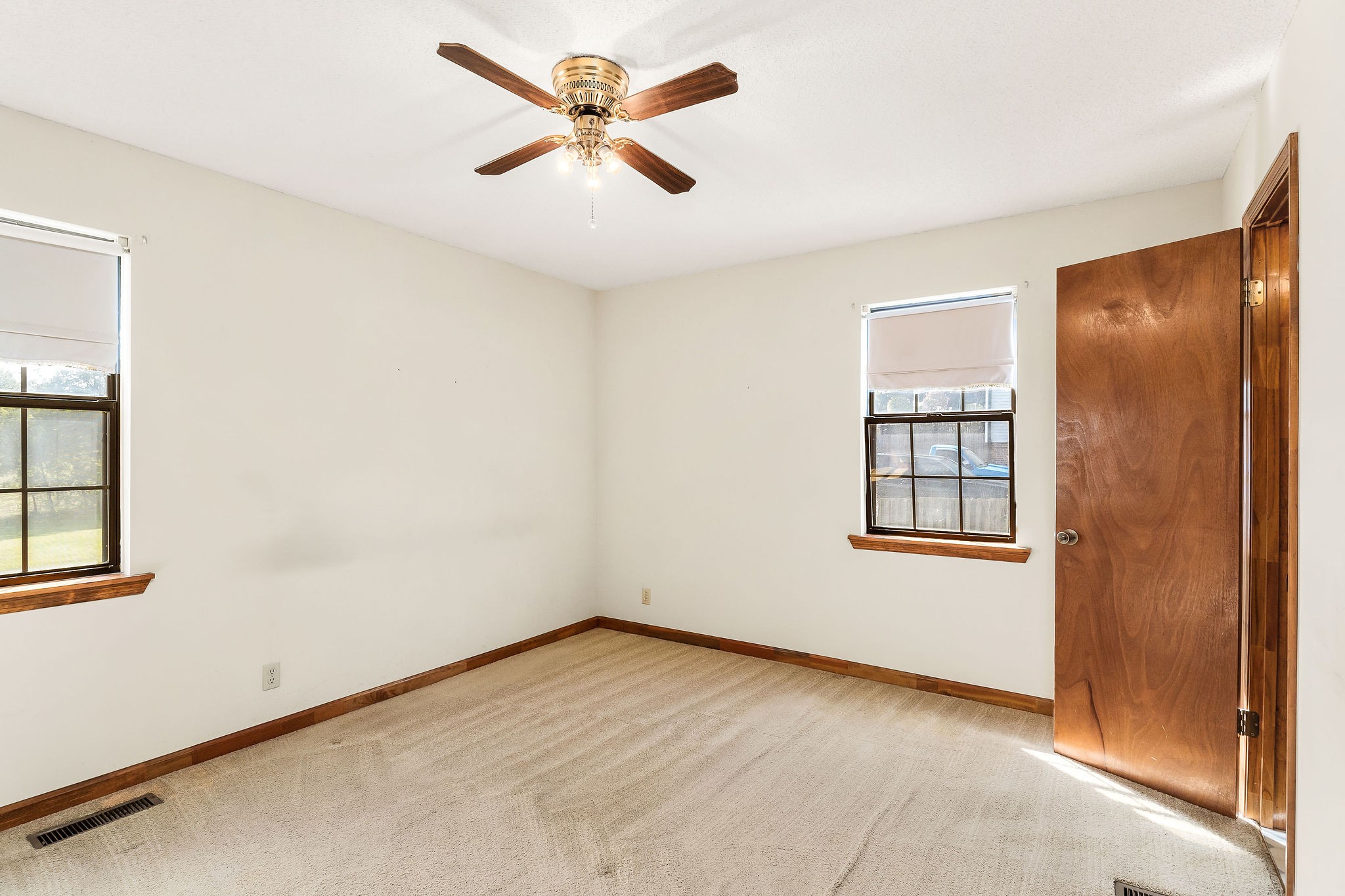 Image 16 of 40 For 8885 90th Lane