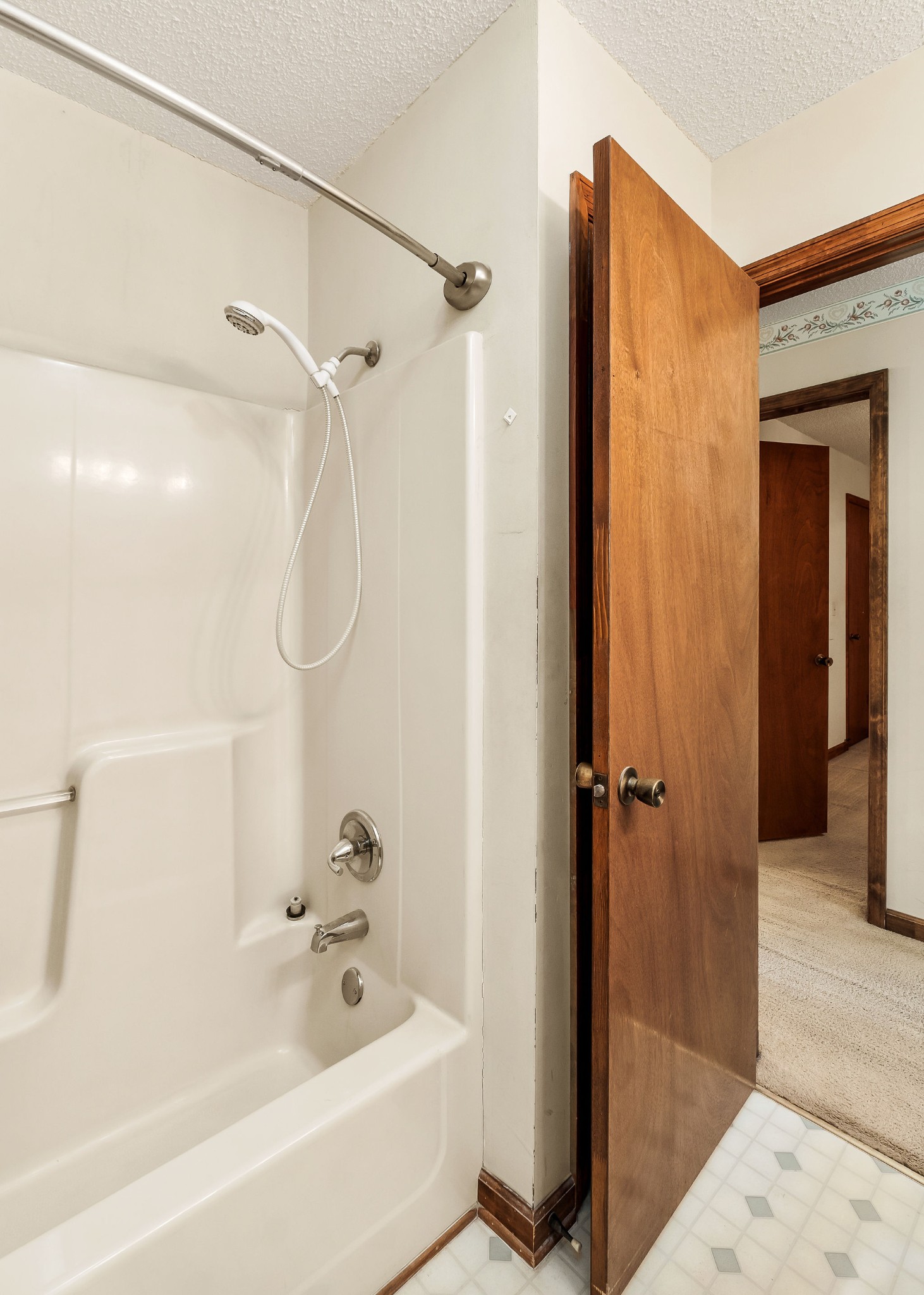 Image 18 of 40 For 8885 90th Lane