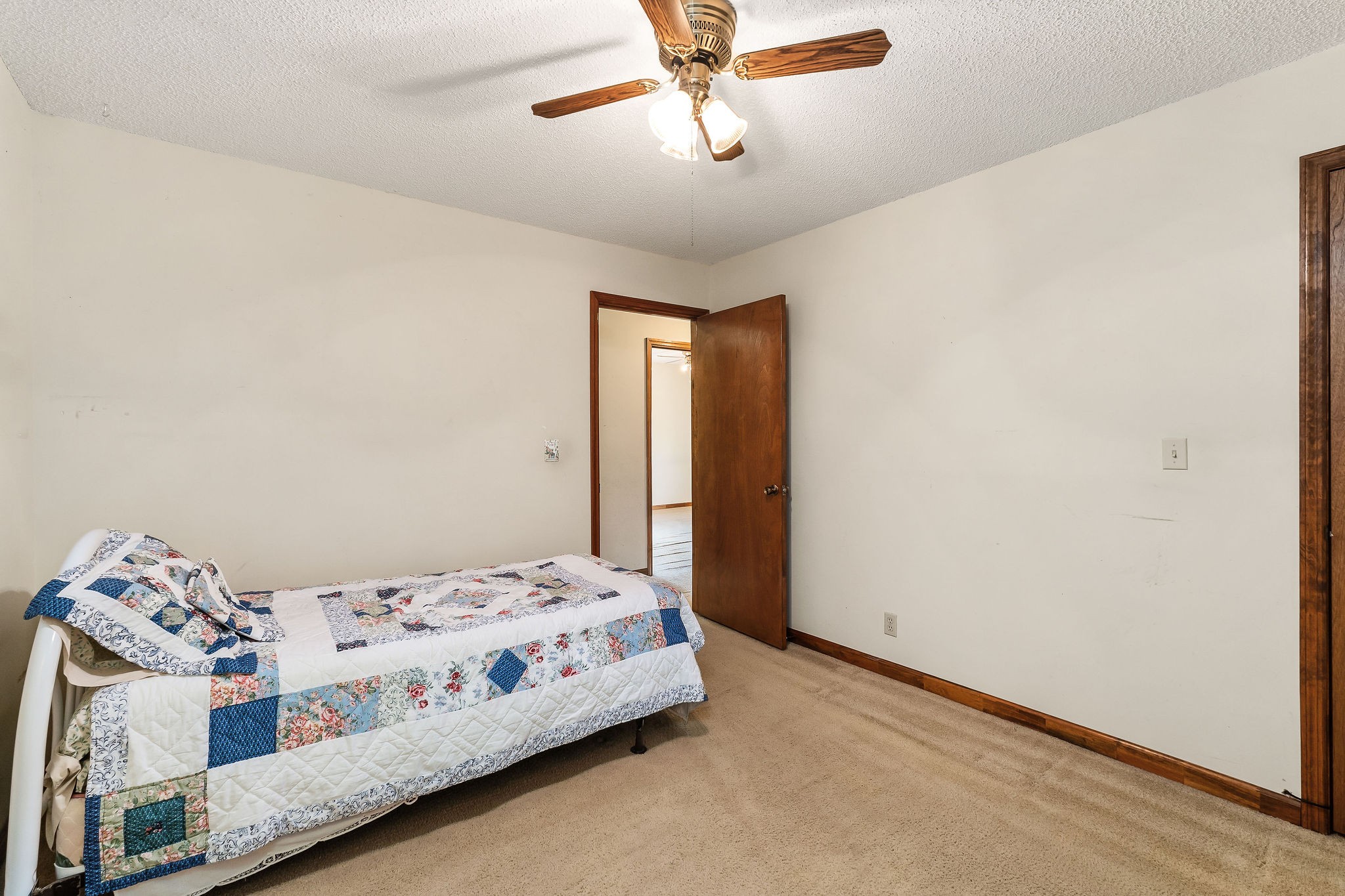Image 19 of 40 For 8885 90th Lane