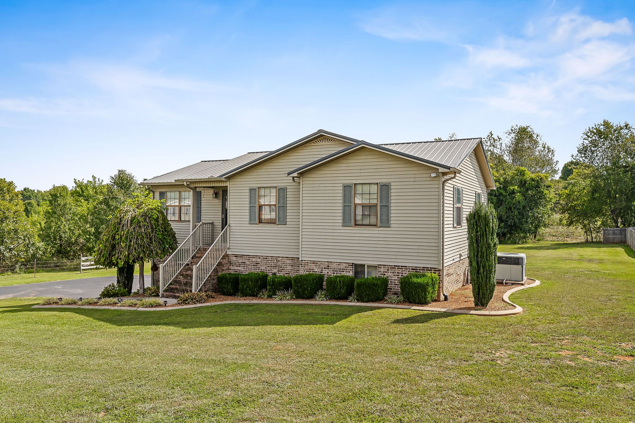 Image 3 of 40 For 8885 90th Lane