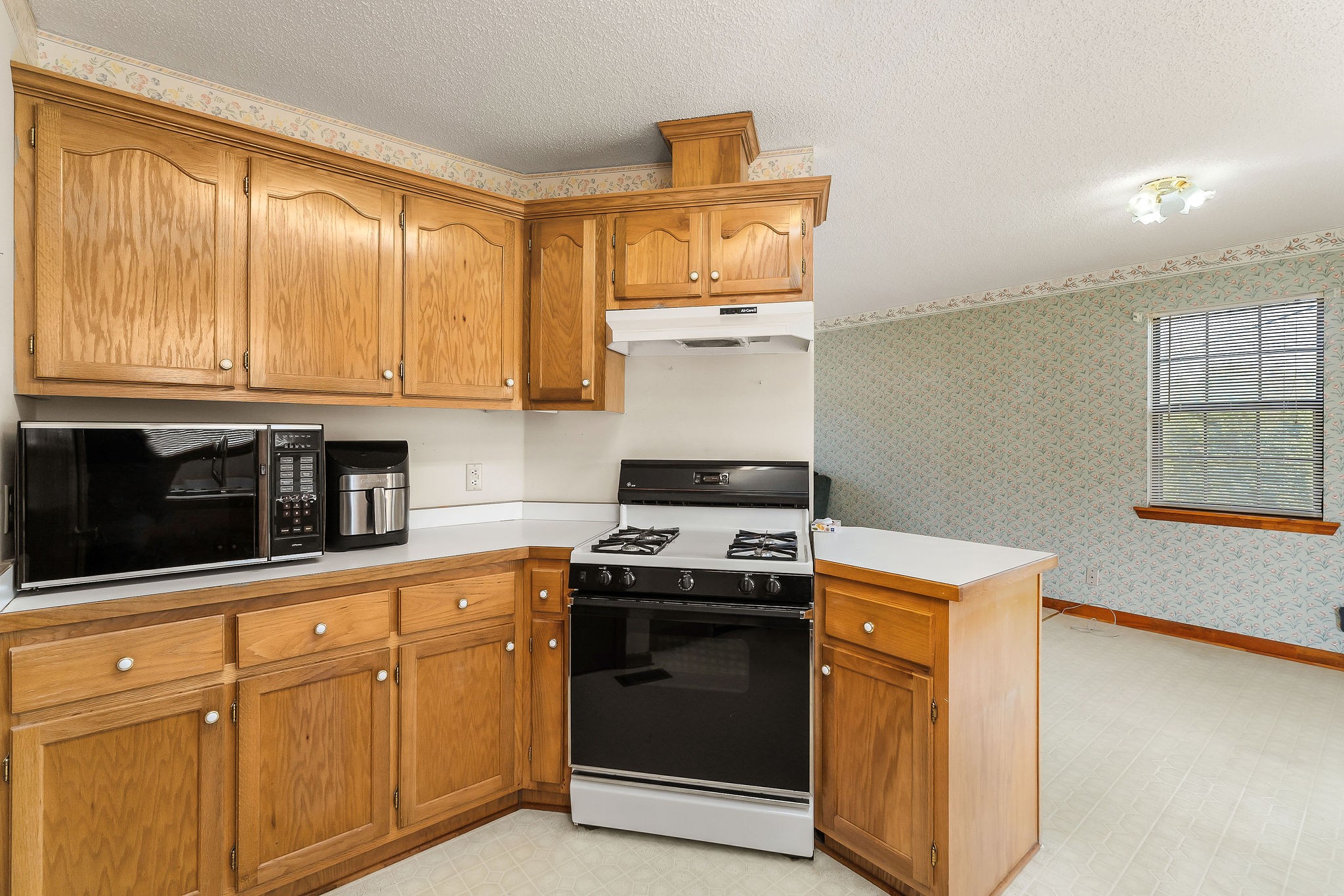 Image 8 of 40 For 8885 90th Lane