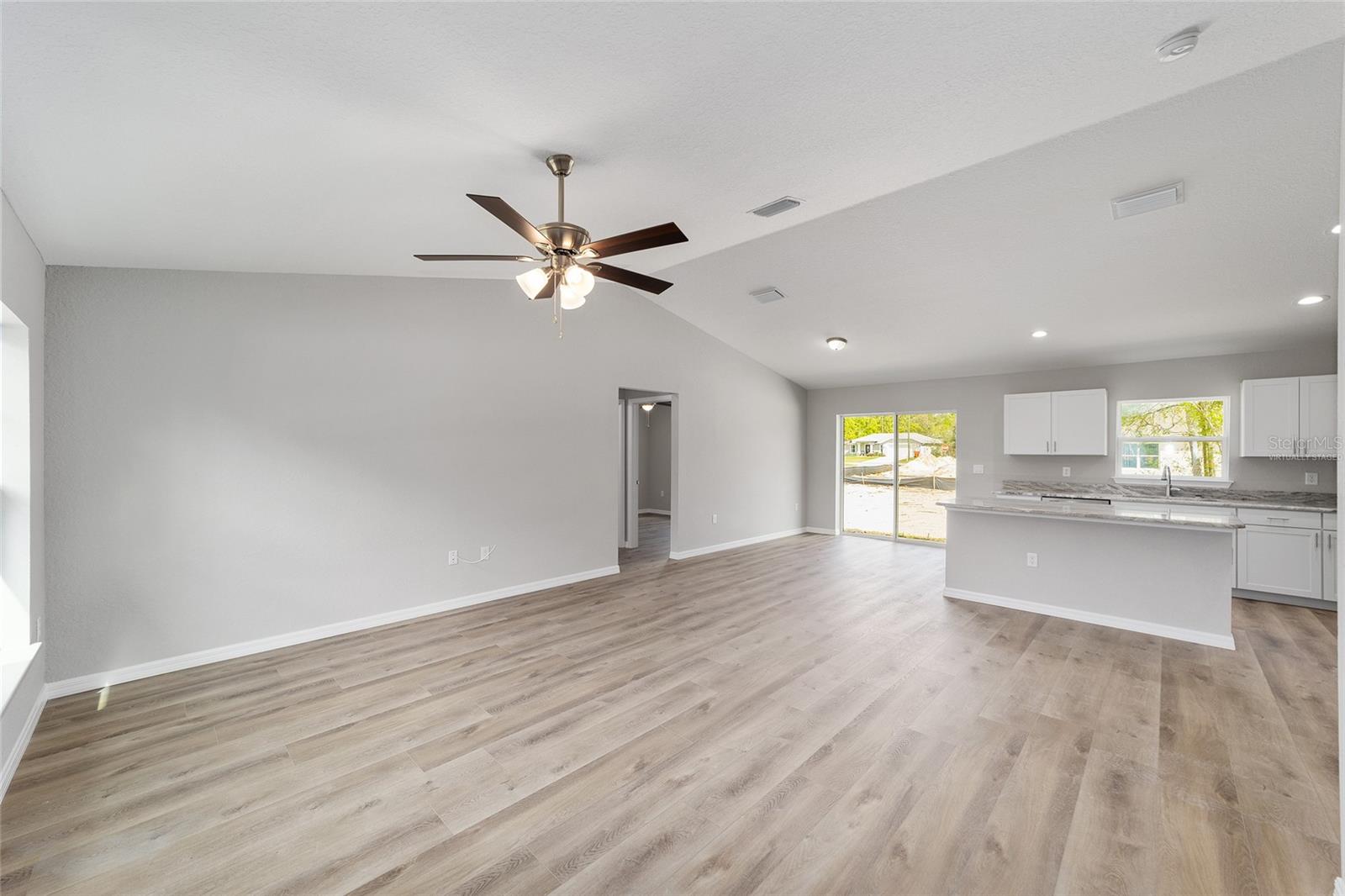Listing photo id 9 for 11059 Haitian Drive