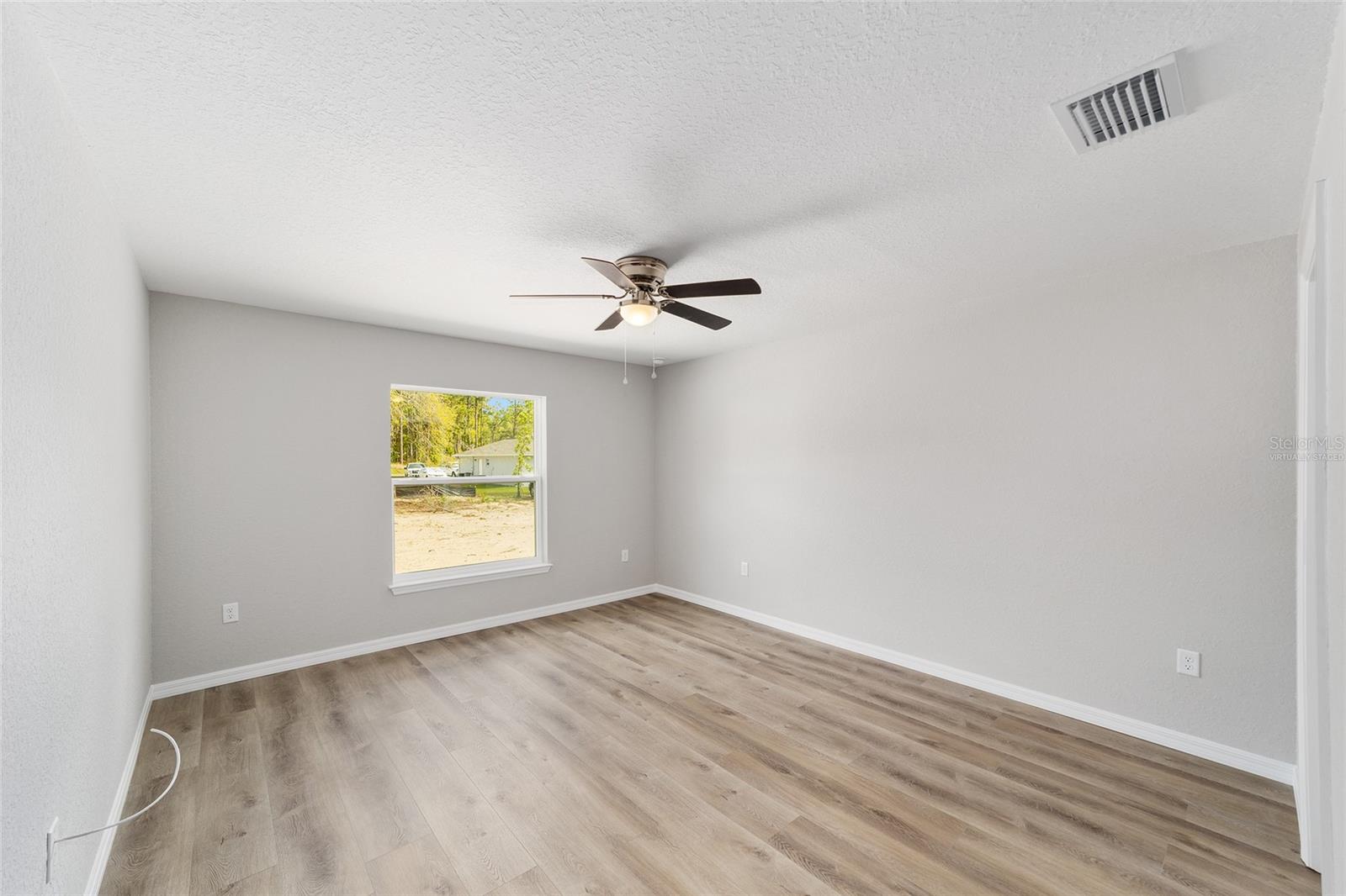Listing photo id 12 for 11059 Haitian Drive