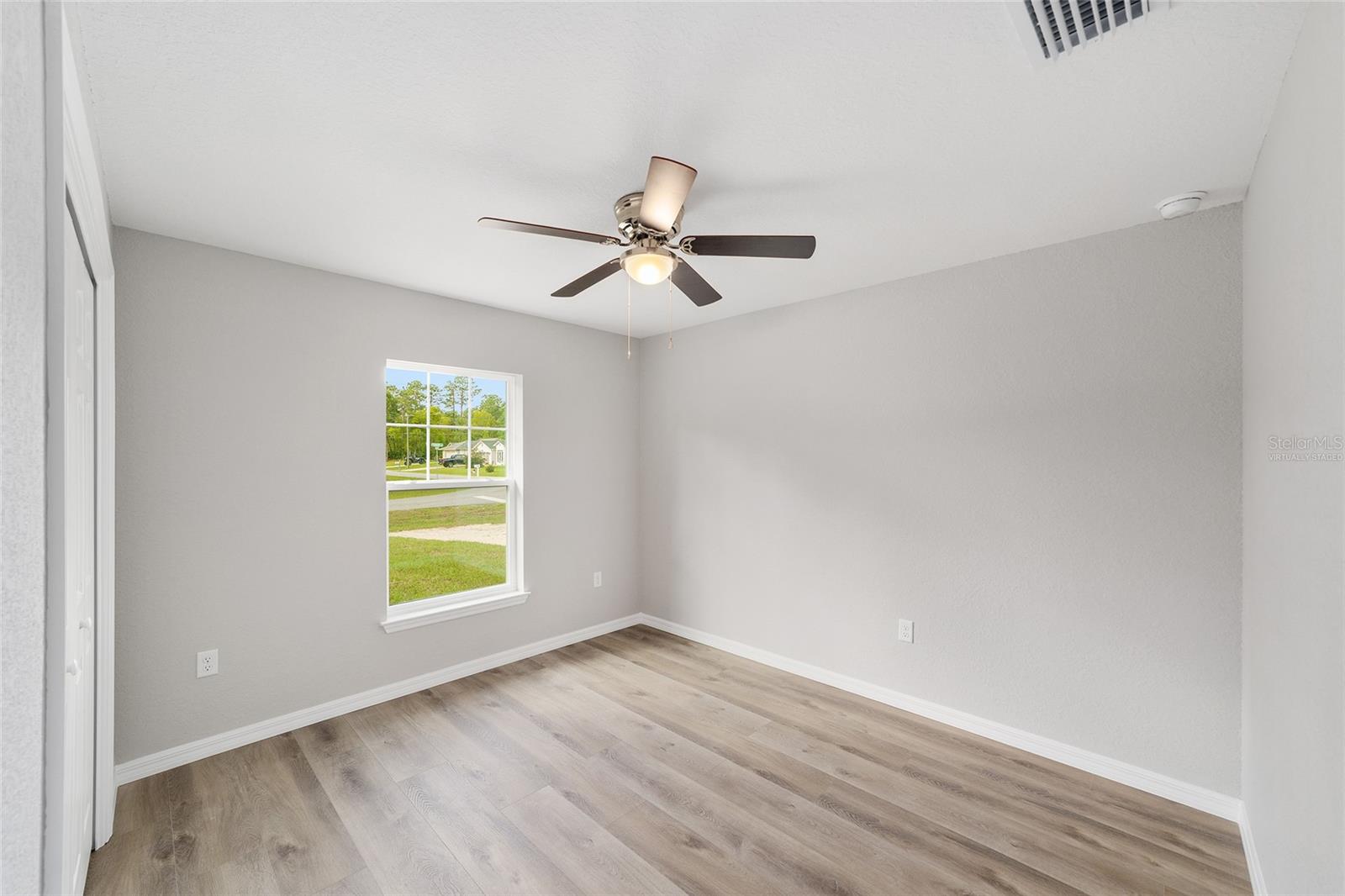 Listing photo id 19 for 11059 Haitian Drive