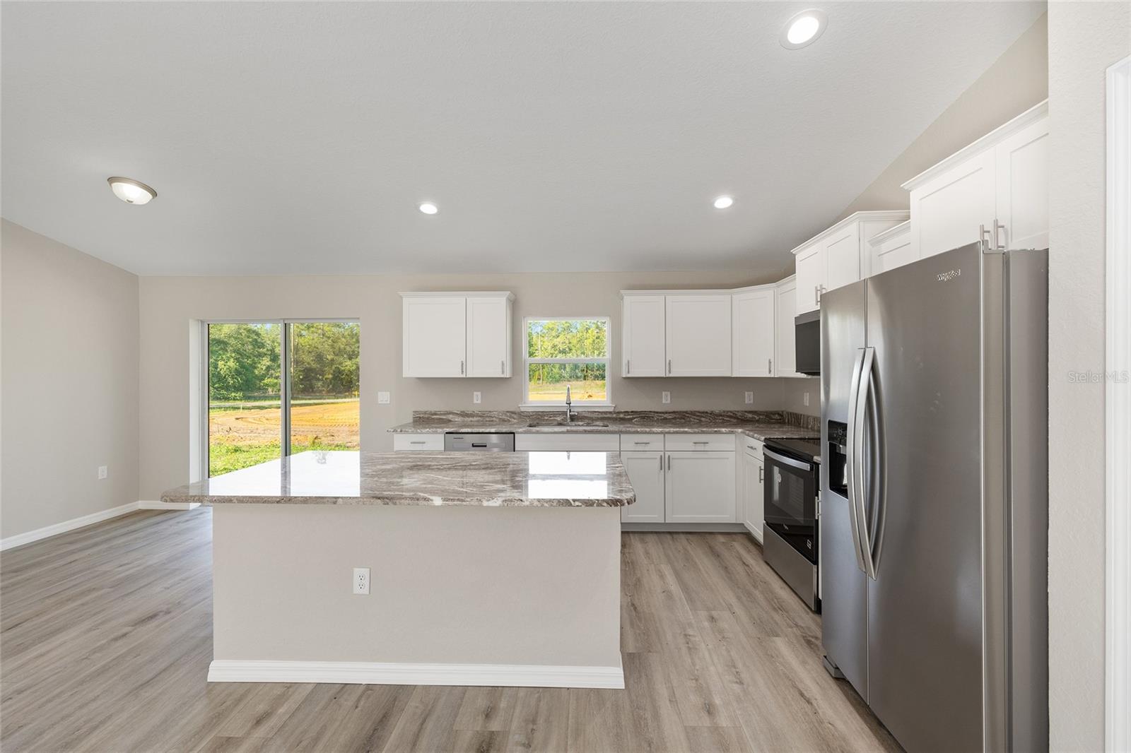 Listing photo id 2 for 11059 Haitian Drive