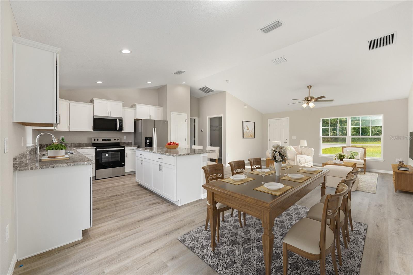 Listing photo id 5 for 11059 Haitian Drive