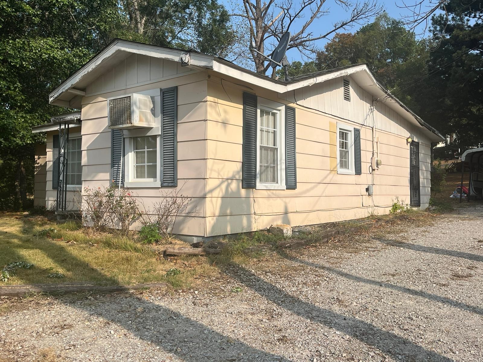 Image 2 of 37 For 1610 22nd Avenue