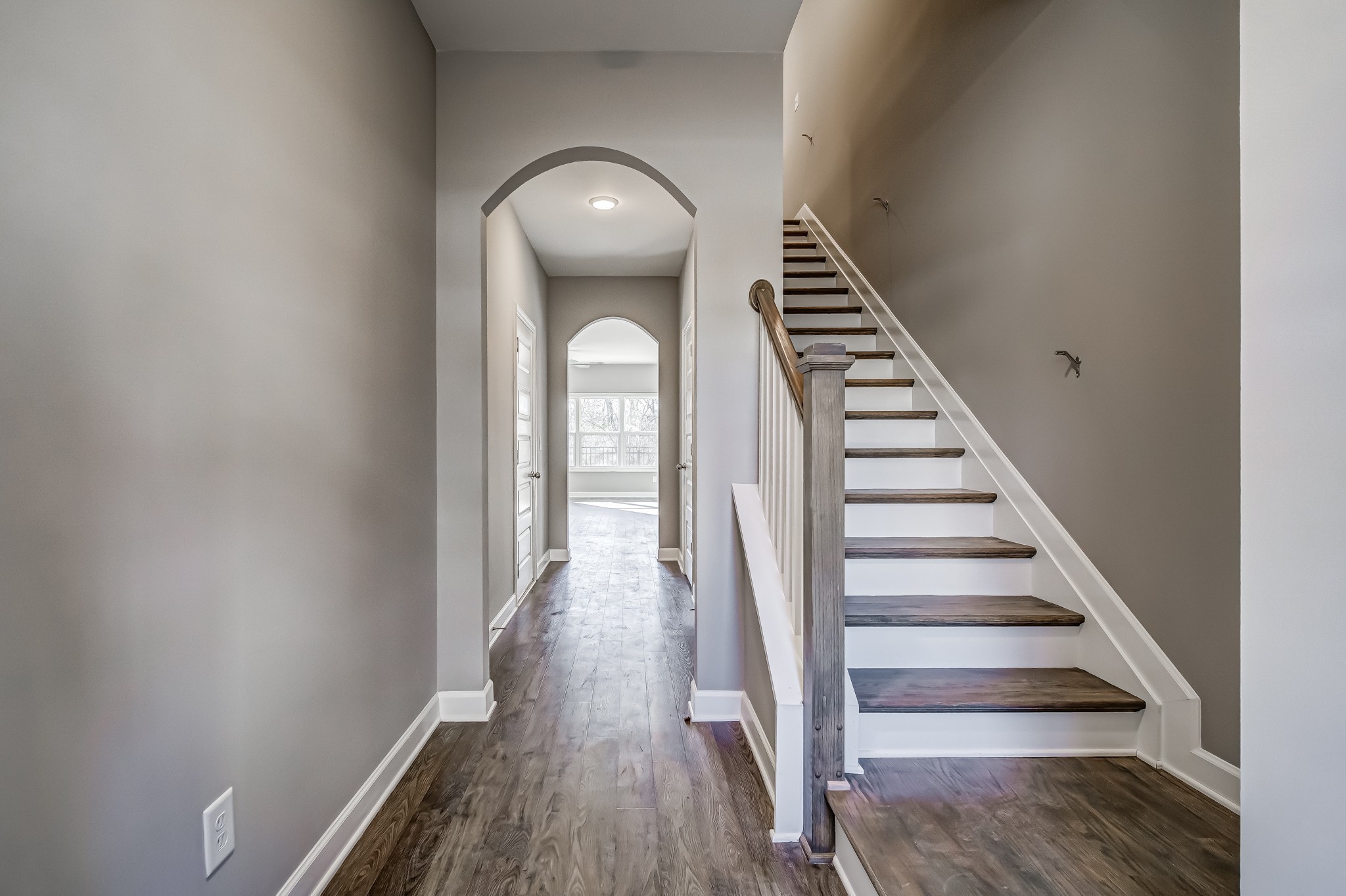 Image 10 of 24 For 1056 White Oak Place