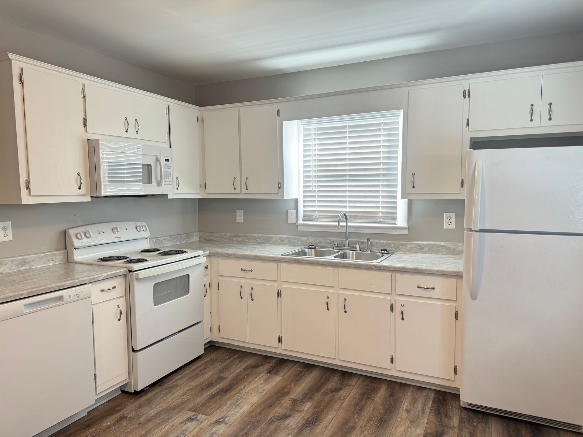 Image 7 of 40 For 2701 10th Street 101